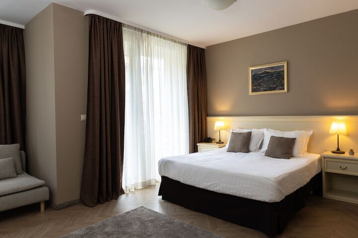 Room 5 of 43