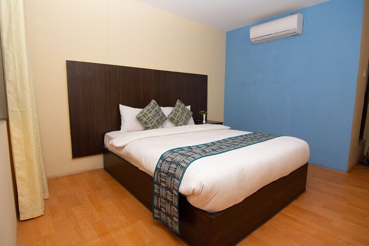 Room 6 of 33