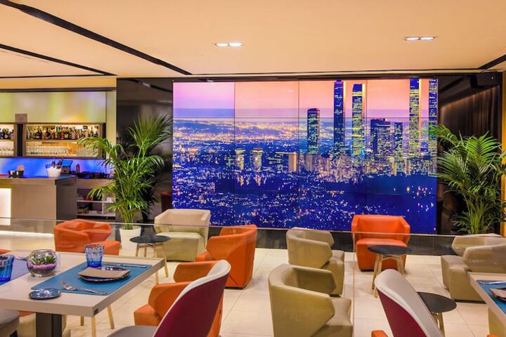 Lounge 116 of 206