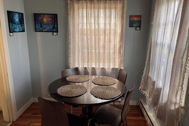 Room 10 of 12