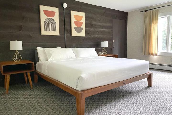 2 Double Beds (7 of 7)