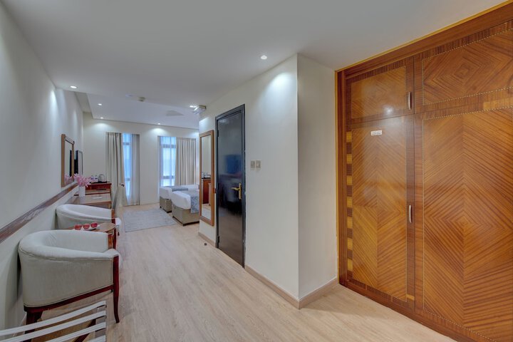 Room 10 of 36