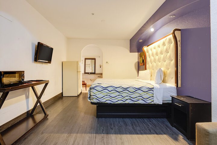 Room 25 of 48
