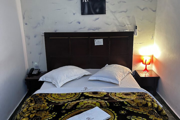 Room 122 of 307
