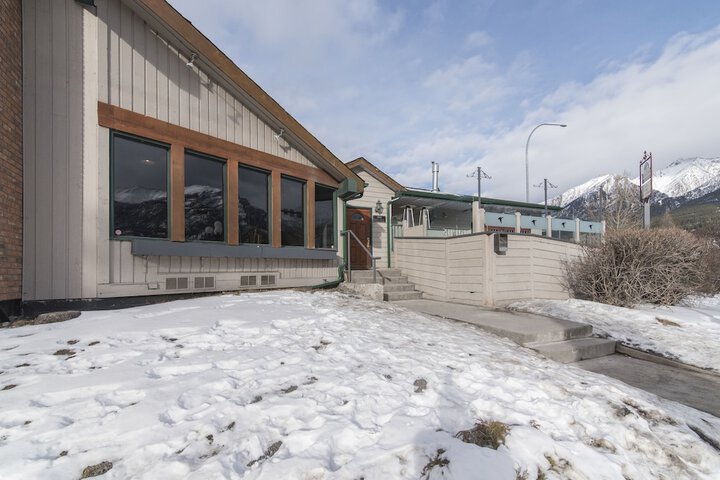 Property Grounds 24 of 34