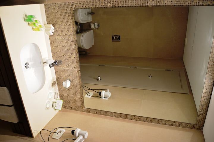 Room 78 of 128