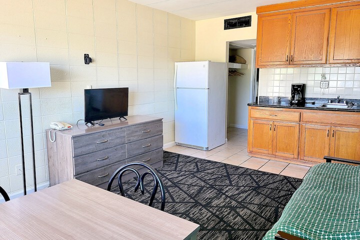 Suite 1 Bedroom Kitchenette (5 of 5)