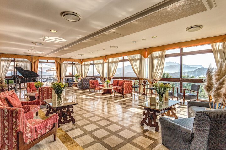 Guest Lobby