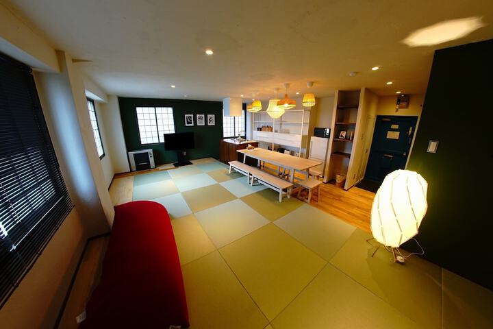 Room 5 of 27