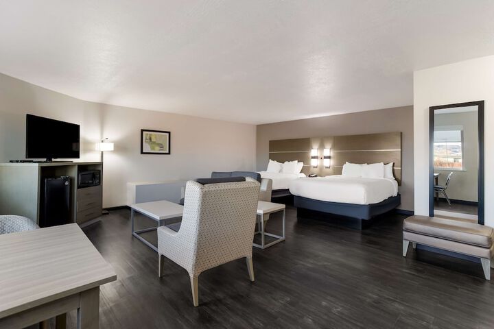 Room 4 of 30