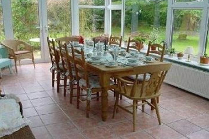 Dining 2 of 9