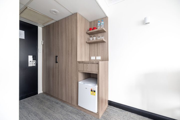 Room 10 of 43