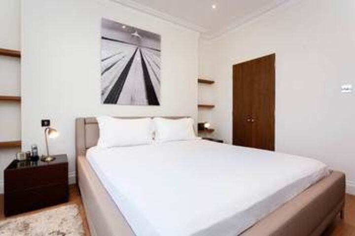 Room 13 of 20
