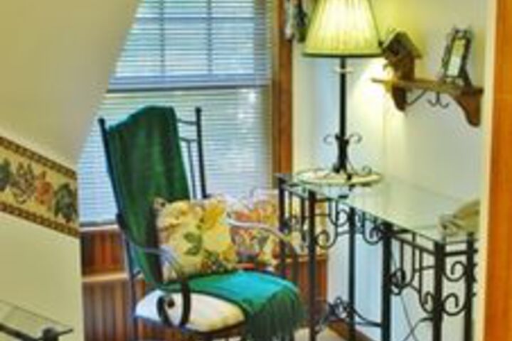 Room 50 of 200