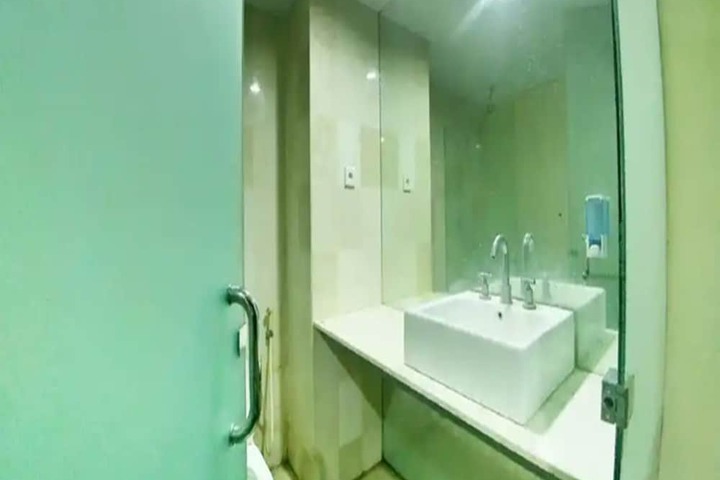 Room 6 of 11