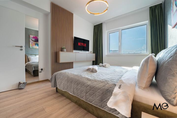 Room 53 of 653