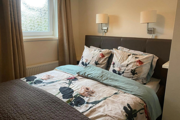 Room 3 of 7