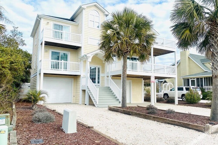 Photo of Half and Half 4 Br home by RedAwning