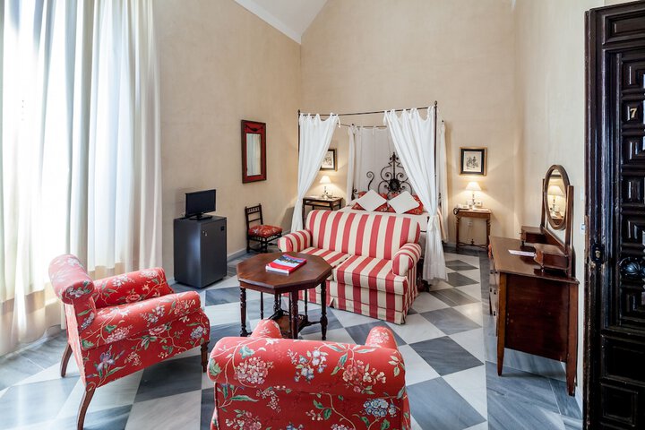 Room 4 of 38