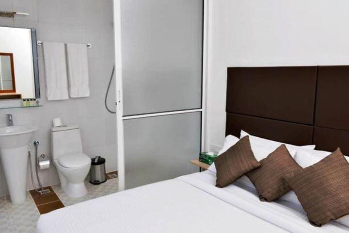 Room 6 of 6