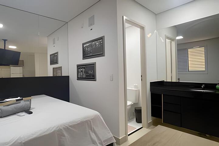 Room 4 of 37