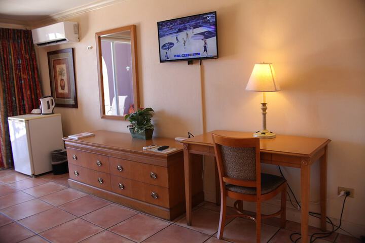 Room 10 of 29