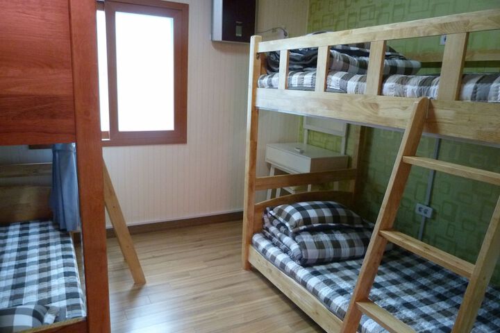 Room 8 of 43