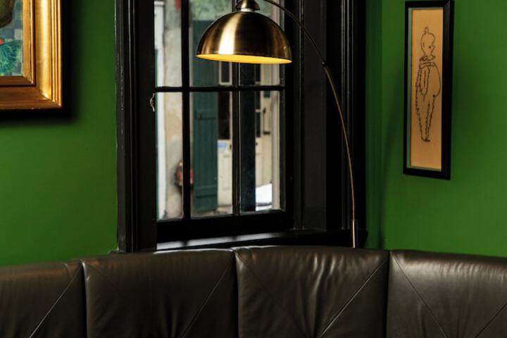 Lounge 51 of 57