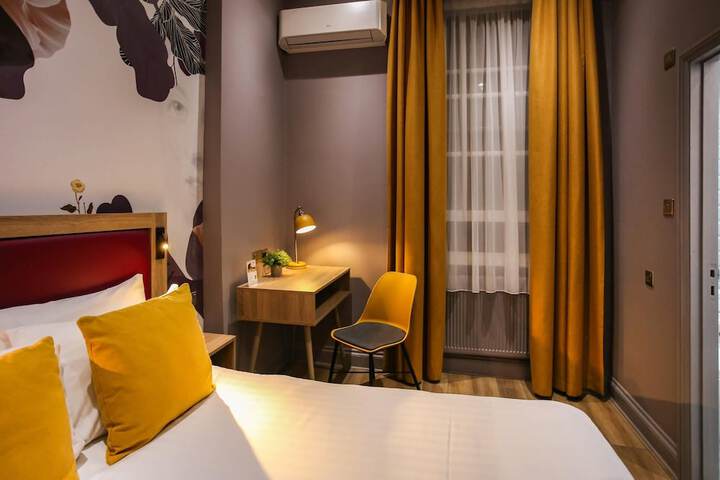 Room 58 of 98