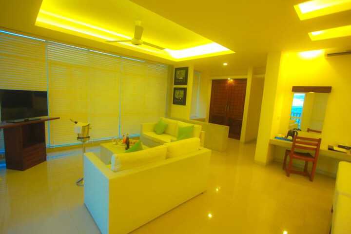 Room 9 of 48