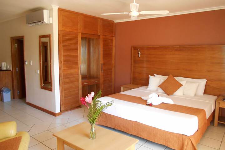 Room 5 of 37