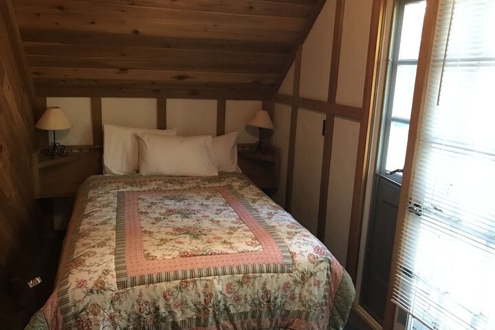 Room 33 of 146