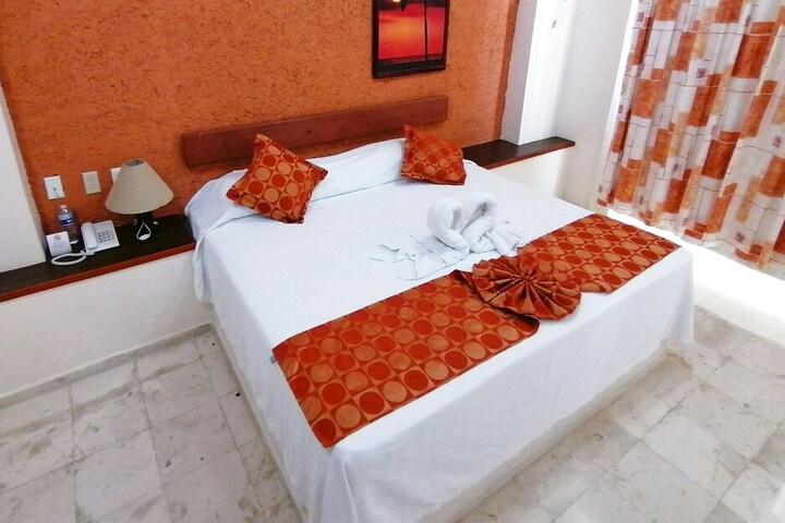 Room 8 of 29