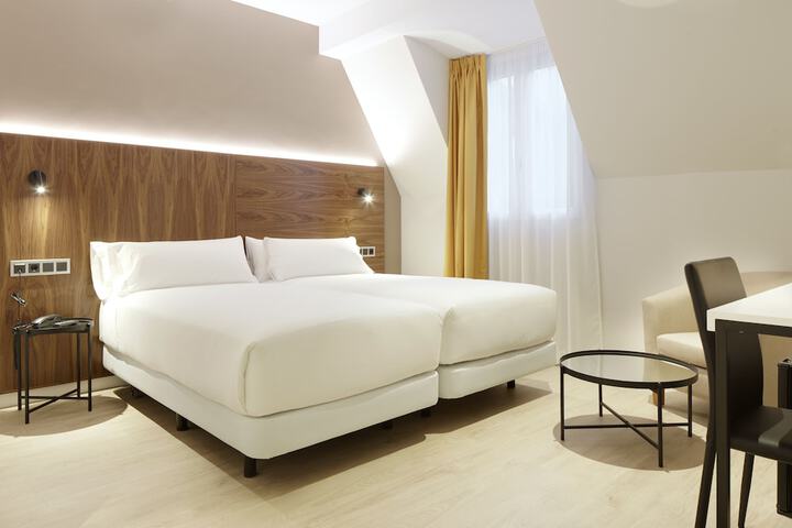 Room 7 of 43