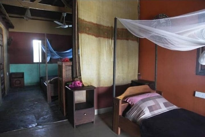 Room 3 of 40