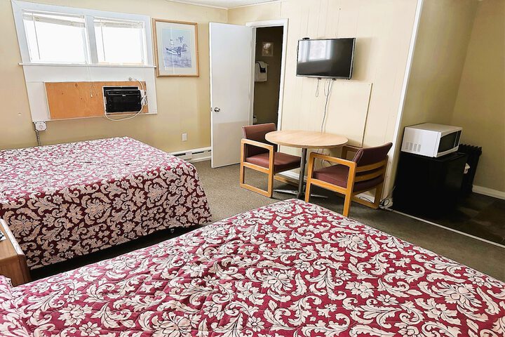 Room 6 of 15