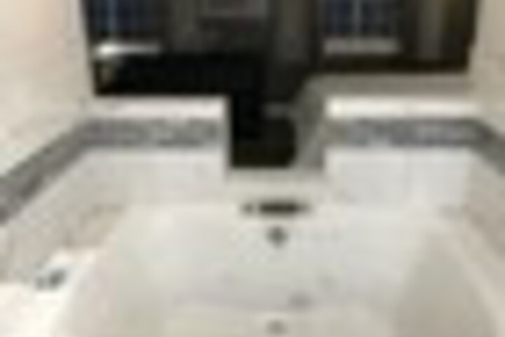 Jetted tub
