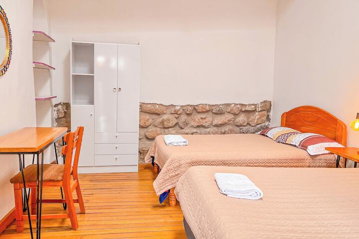 Room 7 of 18