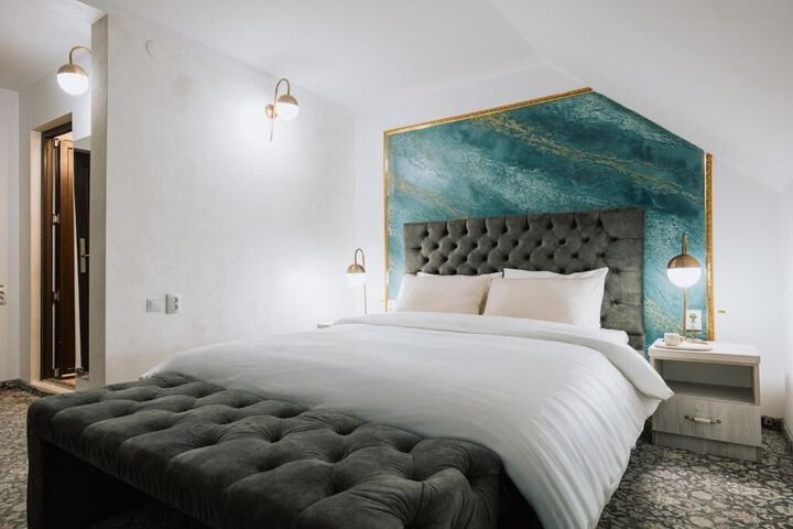 Room 15 of 42