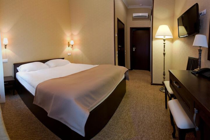 Room 14 of 38