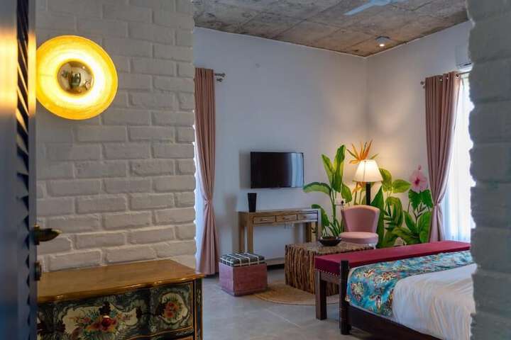Room 16 of 84