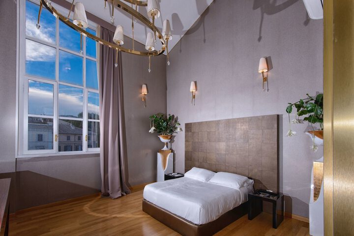 Room 51 of 118