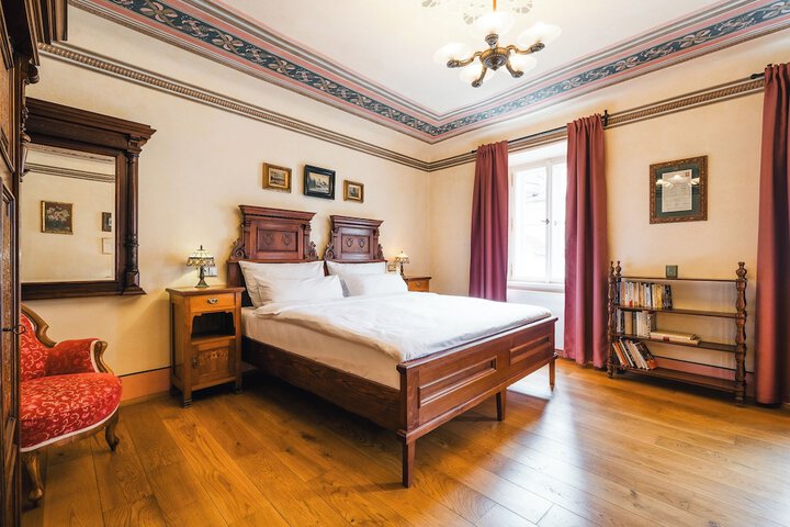 Room 16 of 27