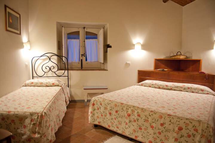 Room 10 of 26