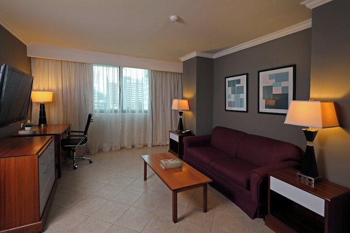 Room 30 of 107