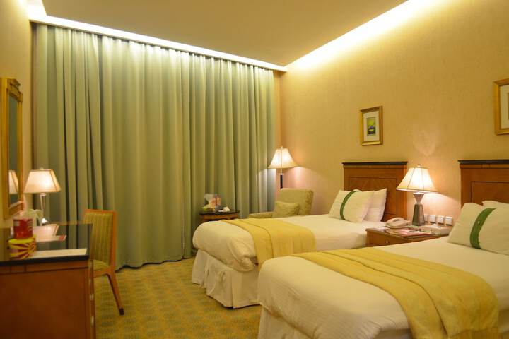 Room 17 of 48