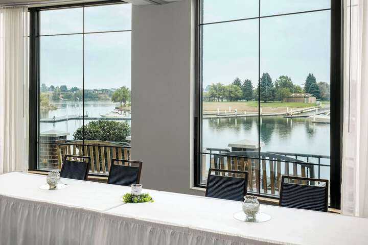 Ballroom/Hall 54 of 61