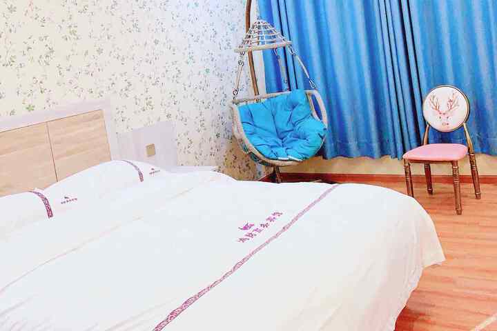 Panxian Hongcai Business Hotel