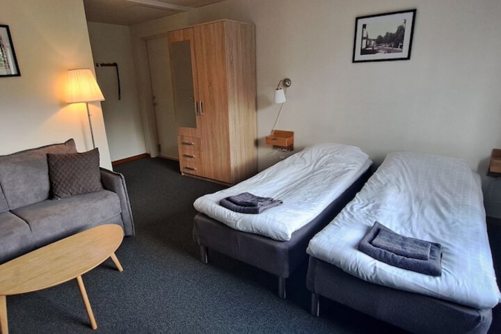Room 13 of 31