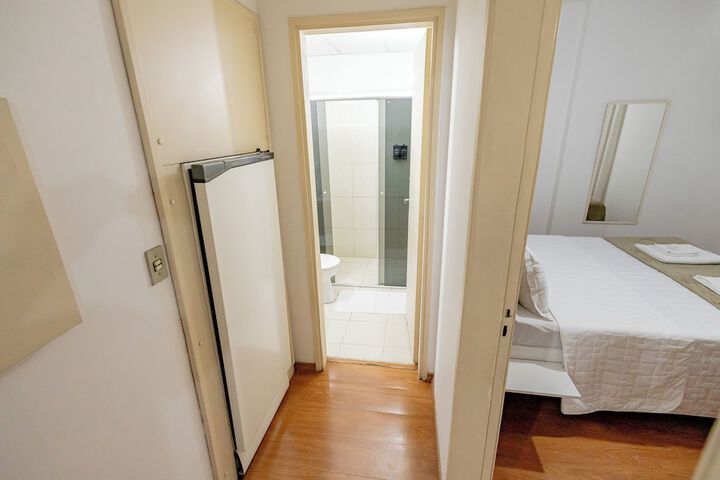 Room 53 of 119